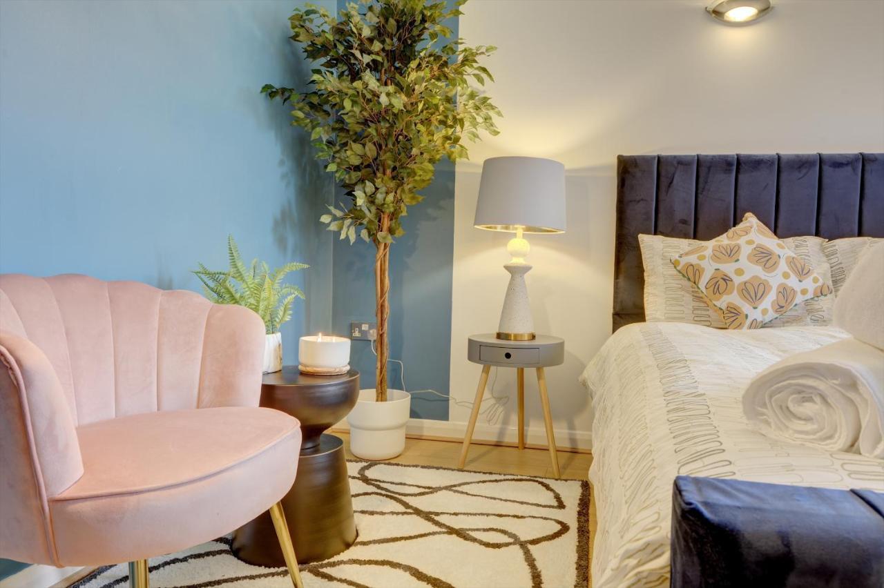City Centre, 2 Bedroom, Secured Parking, 3 King Bed, Wifi Sleep 6 Guest Comfortable On Three King Size Beds, Jewellery Quarter , Birmingham City Centre , Allocated Secured Parking Eksteriør billede