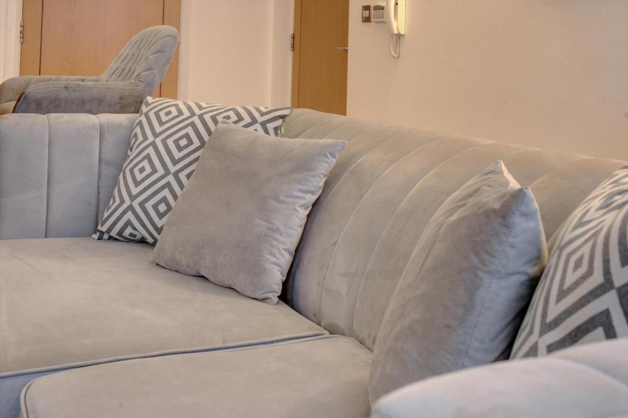 City Centre, 2 Bedroom, Secured Parking, 3 King Bed, Wifi Sleep 6 Guest Comfortable On Three King Size Beds, Jewellery Quarter , Birmingham City Centre , Allocated Secured Parking Eksteriør billede