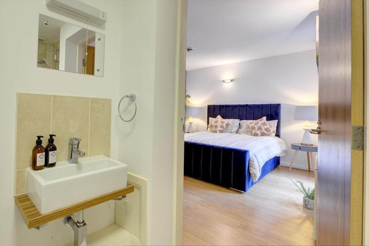 City Centre, 2 Bedroom, Secured Parking, 3 King Bed, Wifi Sleep 6 Guest Comfortable On Three King Size Beds, Jewellery Quarter , Birmingham City Centre , Allocated Secured Parking Eksteriør billede