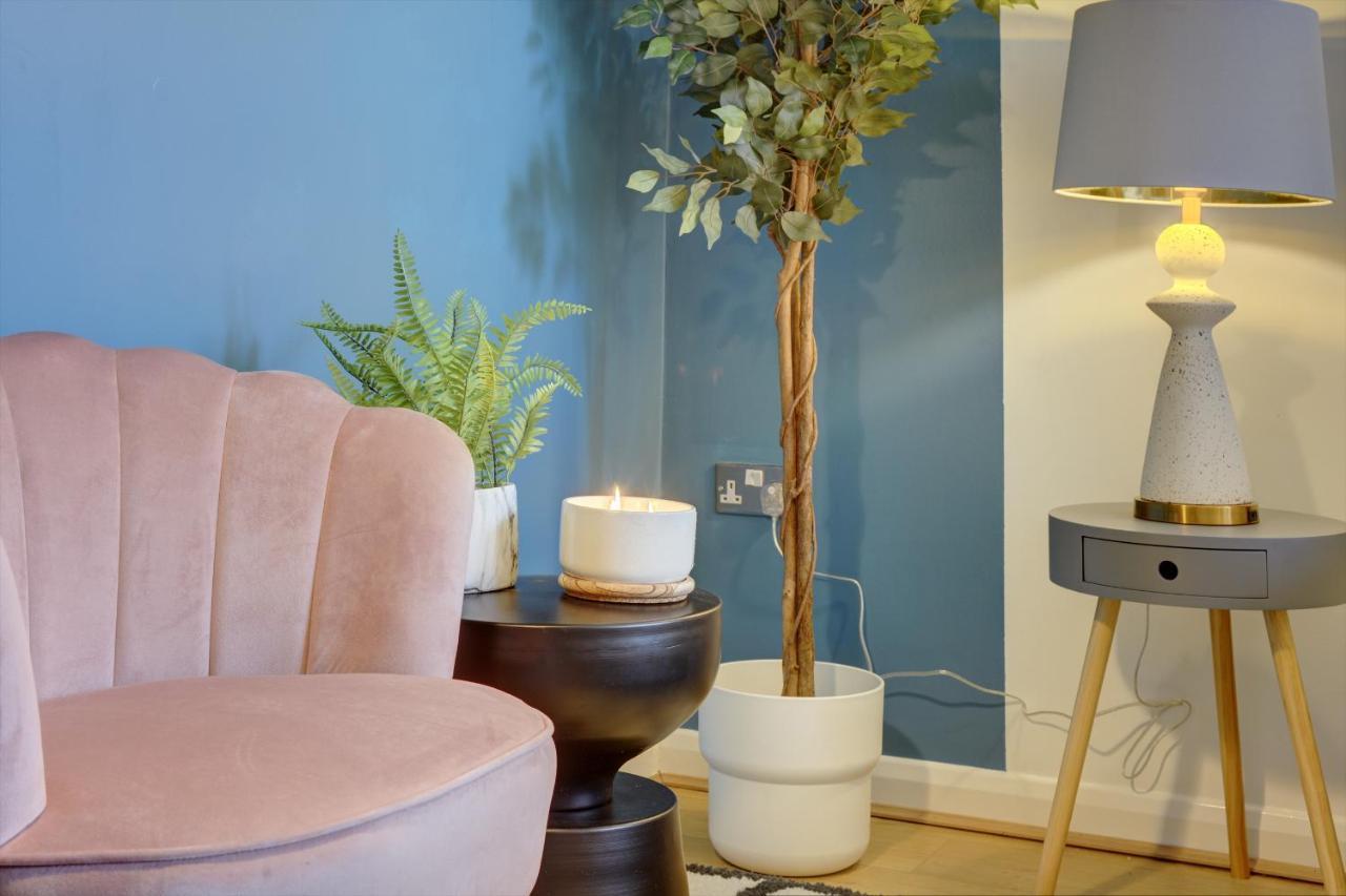 City Centre, 2 Bedroom, Secured Parking, 3 King Bed, Wifi Sleep 6 Guest Comfortable On Three King Size Beds, Jewellery Quarter , Birmingham City Centre , Allocated Secured Parking Eksteriør billede