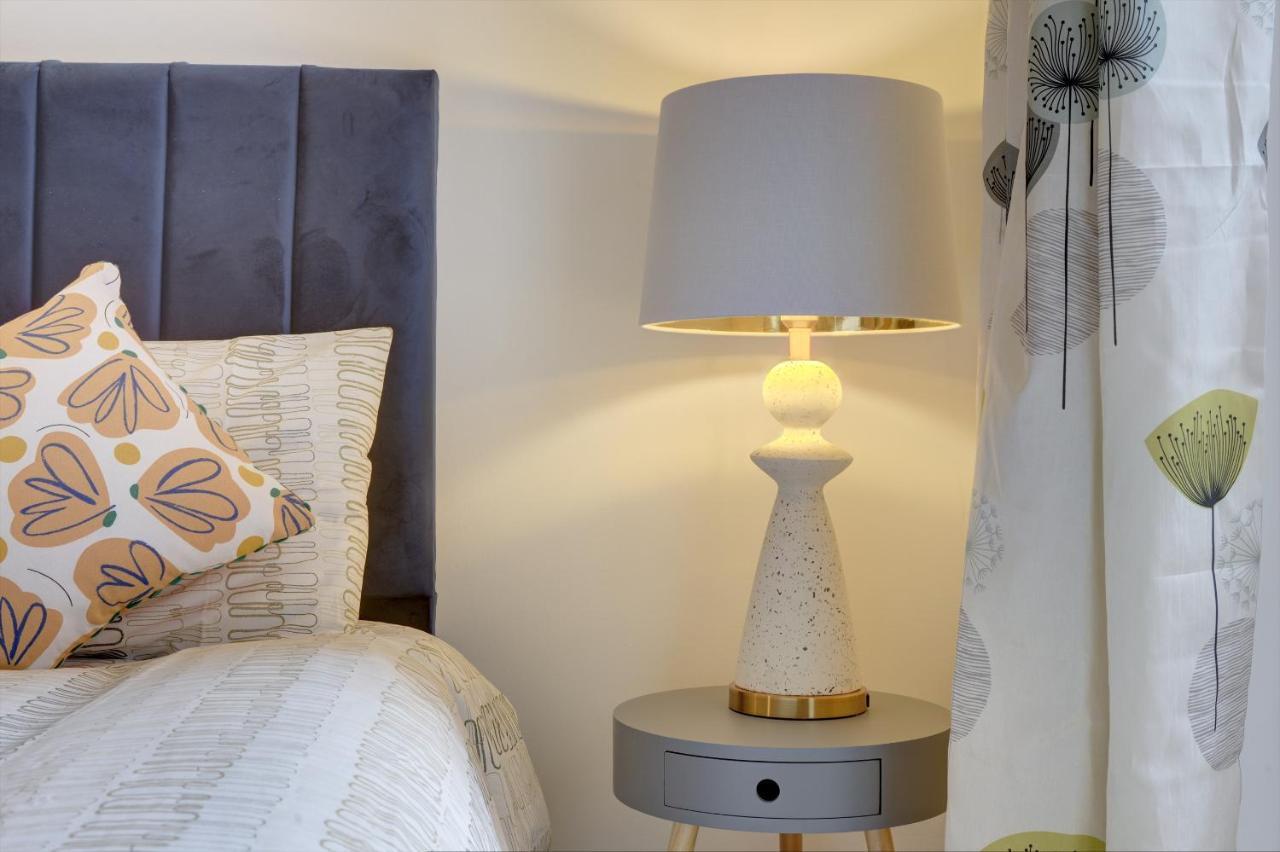 City Centre, 2 Bedroom, Secured Parking, 3 King Bed, Wifi Sleep 6 Guest Comfortable On Three King Size Beds, Jewellery Quarter , Birmingham City Centre , Allocated Secured Parking Eksteriør billede